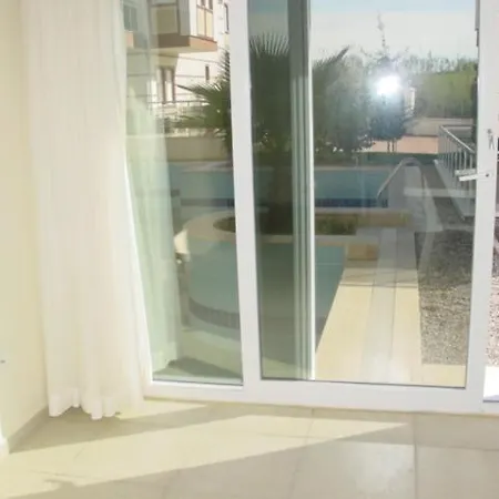 Side Villa וילה *
